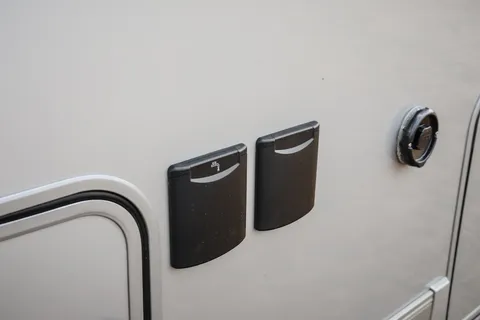 WJ74OUY Mercedes-Benz Adria Supersonic 780 Dc A Thumbnail #14