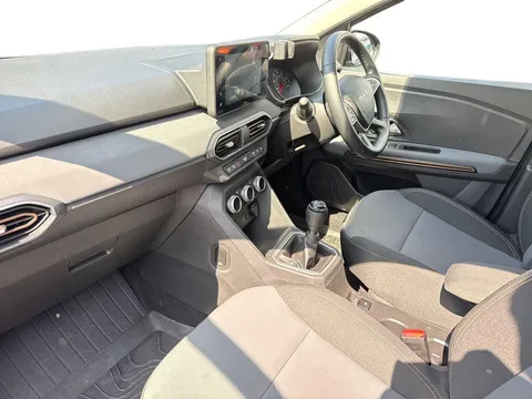 BT74ZWE Dacia Sandero Stepway 1.0 TCe 110 Extreme 5dr Thumbnail #5