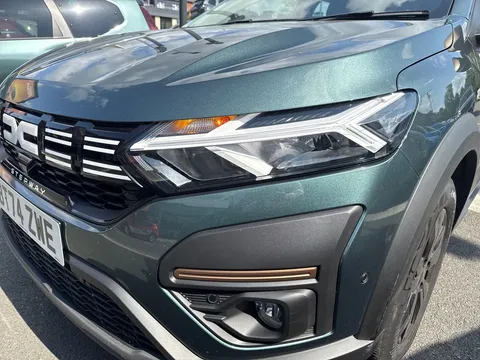 BT74ZWE Dacia Sandero Stepway 1.0 TCe 110 Extreme 5dr Thumbnail #23