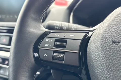 RO74XUC Honda Civic 2.0 eHEV Advance 5dr CVT Thumbnail #16