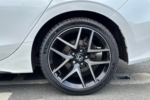 RF24UTR Honda Civic 2.0 eHEV Advance 5dr CVT Thumbnail #10