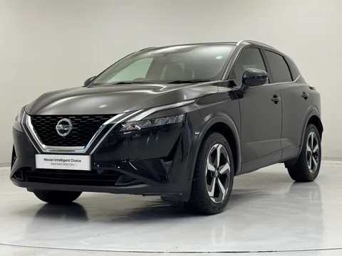 DS71HRW Nissan Qashqai 1.3 DiG-T MH N-Connecta [Glass Roof] 5dr Thumbnail #6