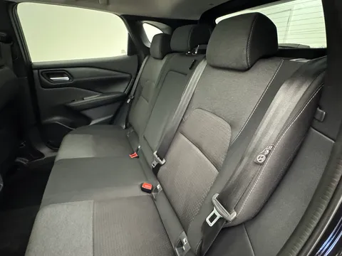 DS71HRW Nissan Qashqai 1.3 DiG-T MH N-Connecta [Glass Roof] 5dr Thumbnail #12