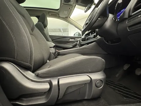 DS71HRW Nissan Qashqai 1.3 DiG-T MH N-Connecta [Glass Roof] 5dr Thumbnail #14