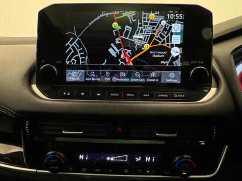 DS71HRW Nissan Qashqai 1.3 DiG-T MH N-Connecta [Glass Roof] 5dr Thumbnail #19