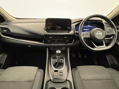 DS71HRW Nissan Qashqai 1.3 DiG-T MH N-Connecta [Glass Roof] 5dr Thumbnail #27