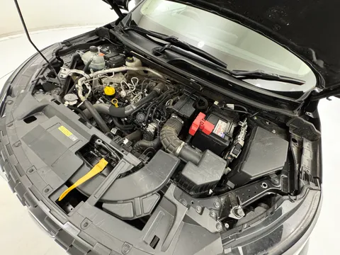 DS71HRW Nissan Qashqai 1.3 DiG-T MH N-Connecta [Glass Roof] 5dr Thumbnail #28