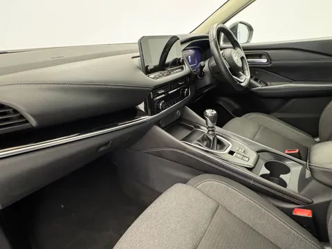 DS71HRW Nissan Qashqai 1.3 DiG-T MH N-Connecta [Glass Roof] 5dr Thumbnail #29