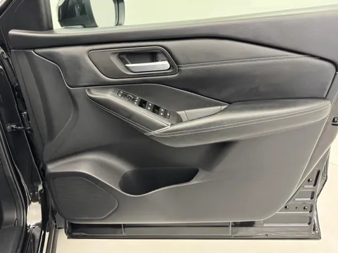 DS71HRW Nissan Qashqai 1.3 DiG-T MH N-Connecta [Glass Roof] 5dr Thumbnail #36