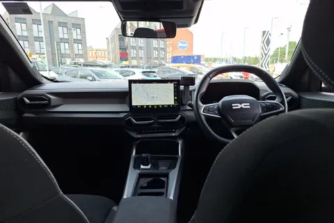 BT25PZZ Dacia Bigster 1.8 Hybrid 155 Journey 5dr Auto Thumbnail #4