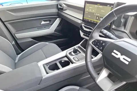 BT25PZZ Dacia Bigster 1.8 Hybrid 155 Journey 5dr Auto Thumbnail #13