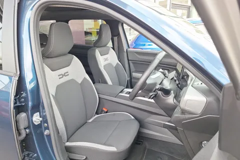 BT25PZZ Dacia Bigster 1.8 Hybrid 155 Journey 5dr Auto Thumbnail #31