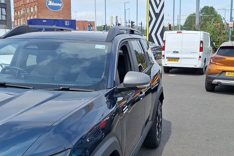 BT25PZZ Dacia Bigster 1.8 Hybrid 155 Journey 5dr Auto Thumbnail #23