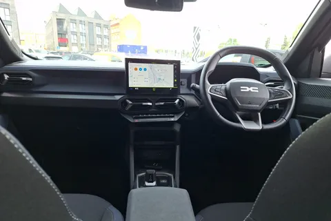 BN25CJJ Dacia Duster 1.6 Hybrid 140 Journey 5dr Auto Thumbnail #4