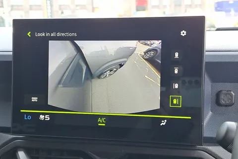 BN25CJJ Dacia Duster 1.6 Hybrid 140 Journey 5dr Auto Thumbnail #40