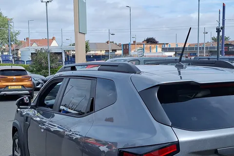 BN25CJJ Dacia Duster 1.6 Hybrid 140 Journey 5dr Auto Thumbnail #22