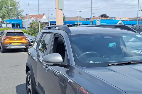 BN25CJJ Dacia Duster 1.6 Hybrid 140 Journey 5dr Auto Thumbnail #24