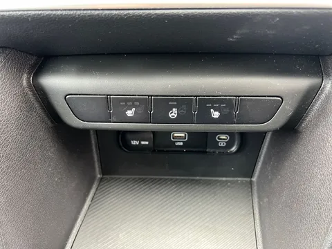 DU24ZZR Kia Sportage 1.6T GDi ISG GT-Line 5dr Thumbnail #17