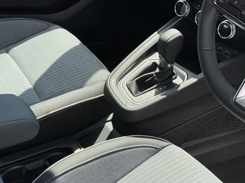 BA25AZB Renault Clio 1.6 E-TECH full hybrid 145 Techno 5dr Auto Thumbnail #14