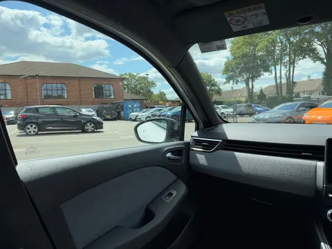 BA25AZB Renault Clio 1.6 E-TECH full hybrid 145 Techno 5dr Auto Thumbnail #16