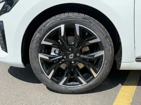 BA25AZB Renault Clio 1.6 E-TECH full hybrid 145 Techno 5dr Auto Thumbnail #33