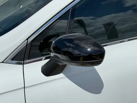 BA25AZB Renault Clio 1.6 E-TECH full hybrid 145 Techno 5dr Auto Thumbnail #19