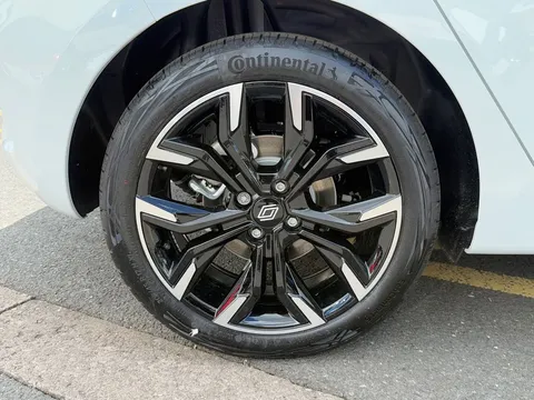 BA25AZB Renault Clio 1.6 E-TECH full hybrid 145 Techno 5dr Auto Thumbnail #32