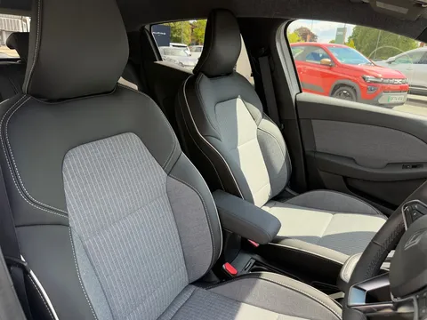 BA25AZB Renault Clio 1.6 E-TECH full hybrid 145 Techno 5dr Auto Thumbnail #17