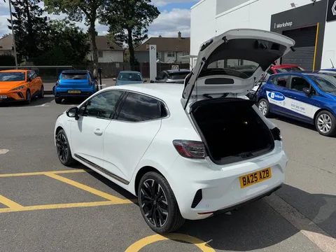 BA25AZB Renault Clio 1.6 E-TECH full hybrid 145 Techno 5dr Auto Thumbnail #27