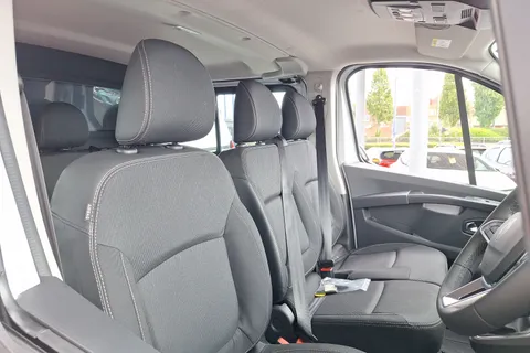 DT25YGU Renault Trafic LL30 Blue dCi 150 Extra Sport [Safety] Crew Van Thumbnail #34