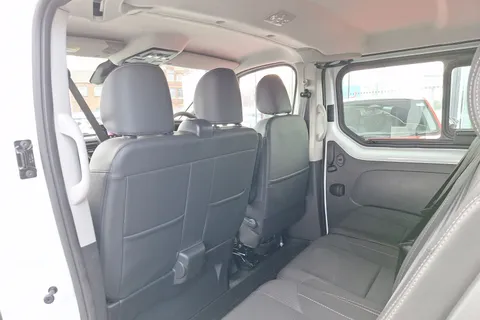 DT25YGU Renault Trafic LL30 Blue dCi 150 Extra Sport [Safety] Crew Van Thumbnail #30
