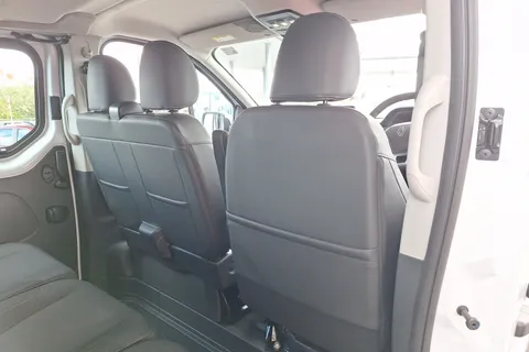 DT25YGU Renault Trafic LL30 Blue dCi 150 Extra Sport [Safety] Crew Van Thumbnail #32