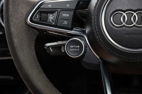 YG70YCD Audi TT TT RS TFSI Quattro Audi Sport Ed 2dr S Tronic Thumbnail #31