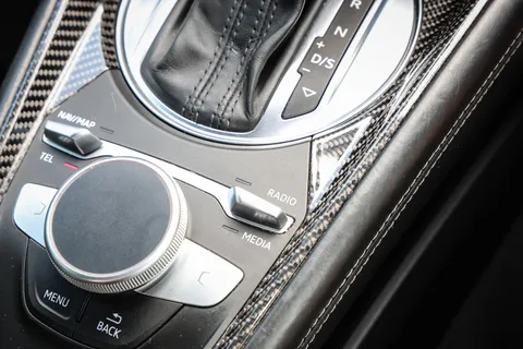 YG70YCD Audi TT TT RS TFSI Quattro Audi Sport Ed 2dr S Tronic Thumbnail #40