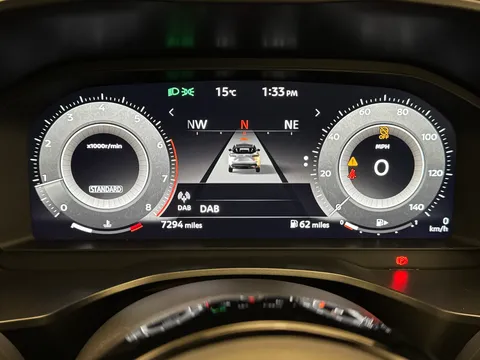 OW24PJO Nissan Qashqai 1.3 DiG-T MH N-Connecta [Glass Roof] 5dr Thumbnail #26