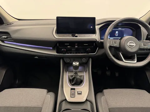 OW24PJO Nissan Qashqai 1.3 DiG-T MH N-Connecta [Glass Roof] 5dr Thumbnail #4