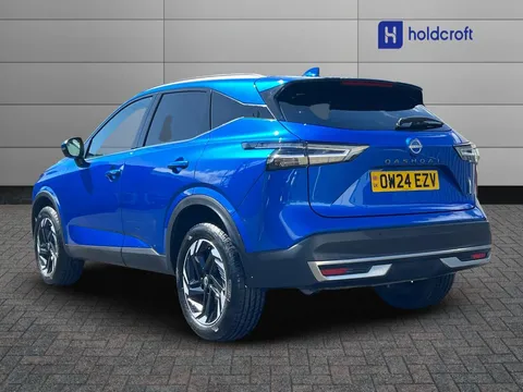 OW24EZV Nissan Qashqai 1.3 DiG-T MH N-Connecta [Glass Roof] 5dr Thumbnail #5