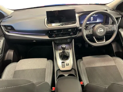 OW24EZV Nissan Qashqai 1.3 DiG-T MH N-Connecta [Glass Roof] 5dr Thumbnail #13