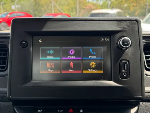 YT71DVP Renault Master LL35dCi Recovery Truck Thumbnail #17