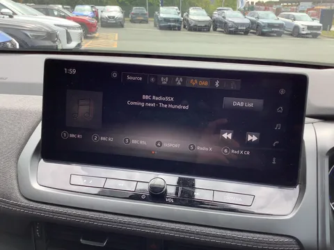 DX74YTV Nissan Qashqai 1.5 E-Power Acenta Premium 5dr Auto Thumbnail #24