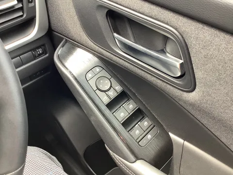 DX74YTV Nissan Qashqai 1.5 E-Power Acenta Premium 5dr Auto Thumbnail #26