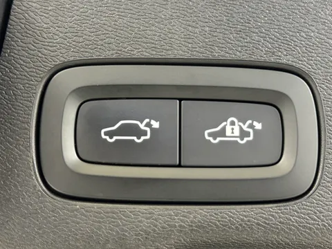 DV22LVK Volvo XC60 2.0 B5P Inscription 5dr AWD Geartronic Thumbnail #17