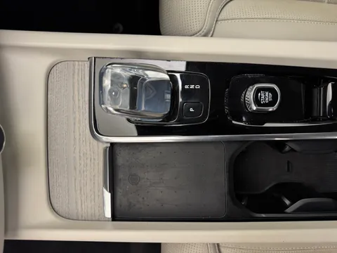 DV22LVK Volvo XC60 2.0 B5P Inscription 5dr AWD Geartronic Thumbnail #25