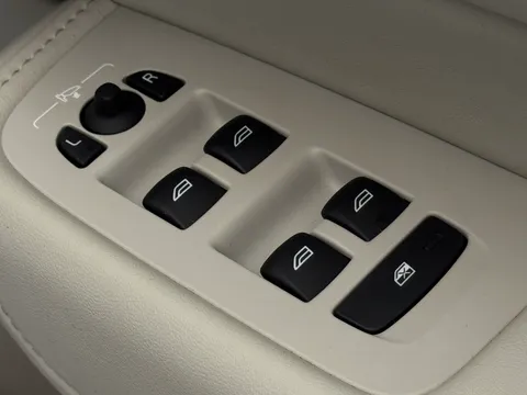 DV22LVK Volvo XC60 2.0 B5P Inscription 5dr AWD Geartronic Thumbnail #30