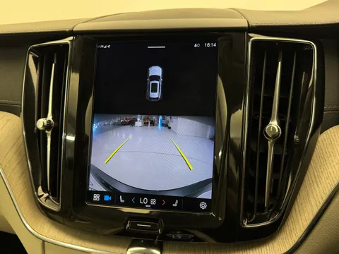 DV22LVK Volvo XC60 2.0 B5P Inscription 5dr AWD Geartronic Thumbnail #37