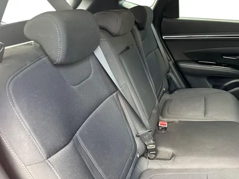 BF22DHC Hyundai Tucson 1.6 TGDi SE Connect 5dr 2WD Thumbnail #10