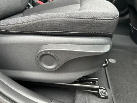 DG25CHZ Hyundai Inster 85kW 02 49kWh 5dr Auto Thumbnail #20