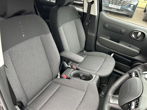 DG25CHZ Hyundai Inster 85kW 02 49kWh 5dr Auto Thumbnail #19