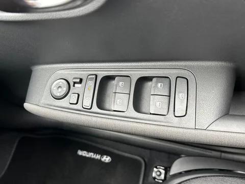 DG25CHZ Hyundai Inster 85kW 02 49kWh 5dr Auto Thumbnail #28