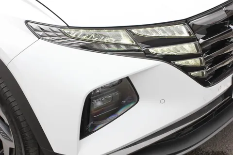 DU73AOL Hyundai Tucson 1.6 TGDi Plug-in Hybrid Premium 5dr 4WD Auto Thumbnail #11